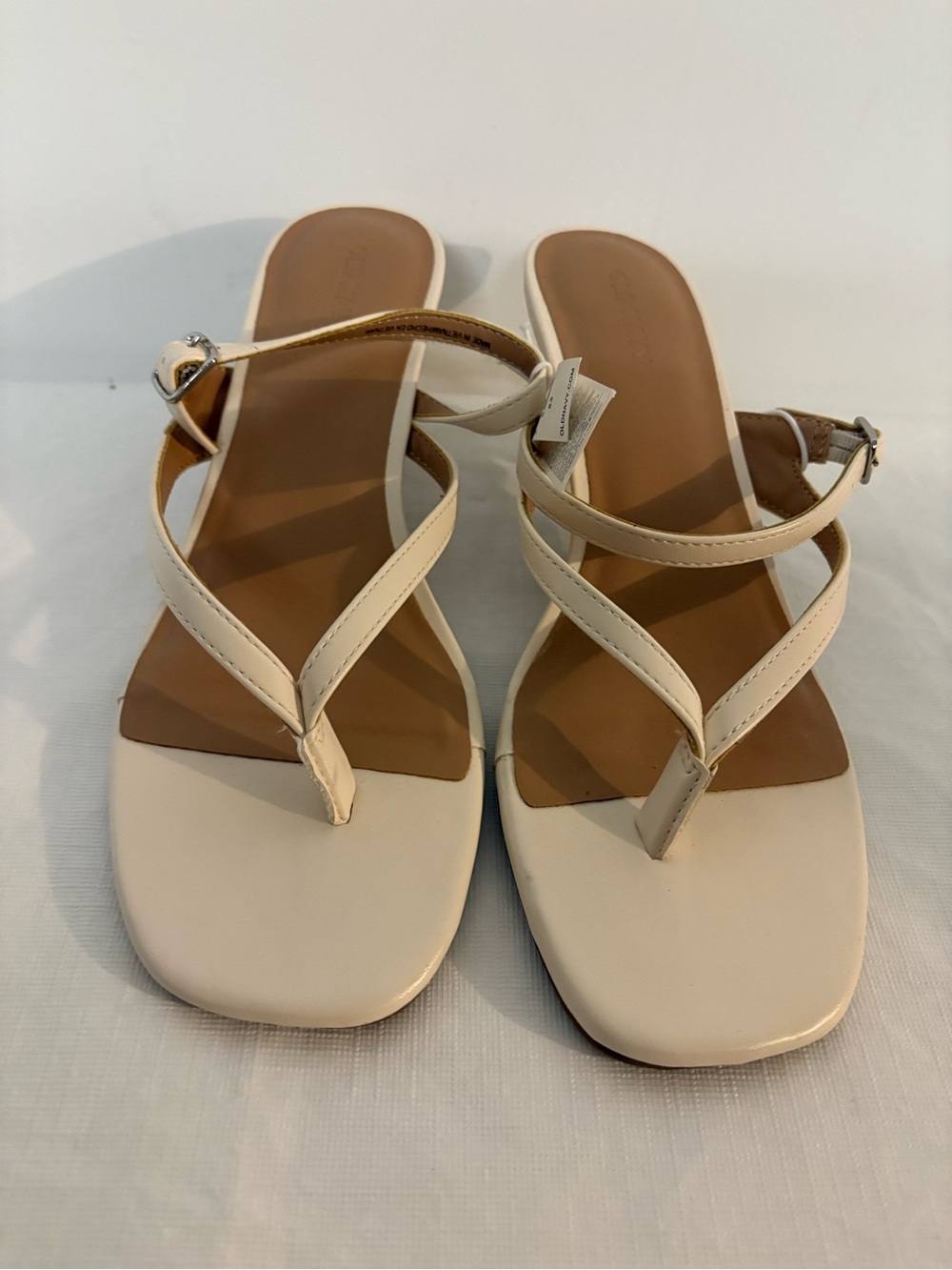 Old Navy Cream Strappy Toe-Loop Sandals with Ankle Buckle